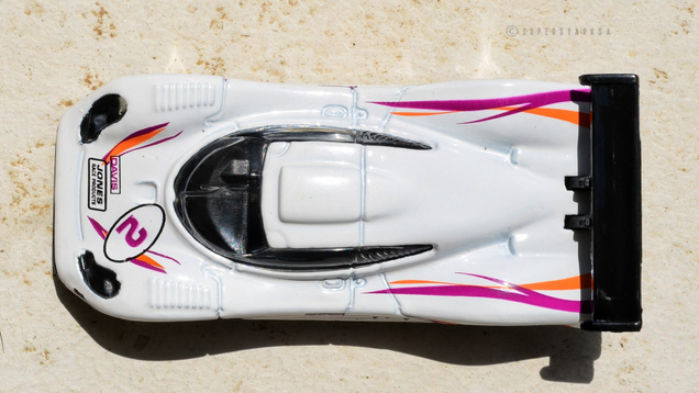 Illustration for article titled Rennsport Reunion: Hot Wheels Porsche 911 GT1-98 Straßenversion